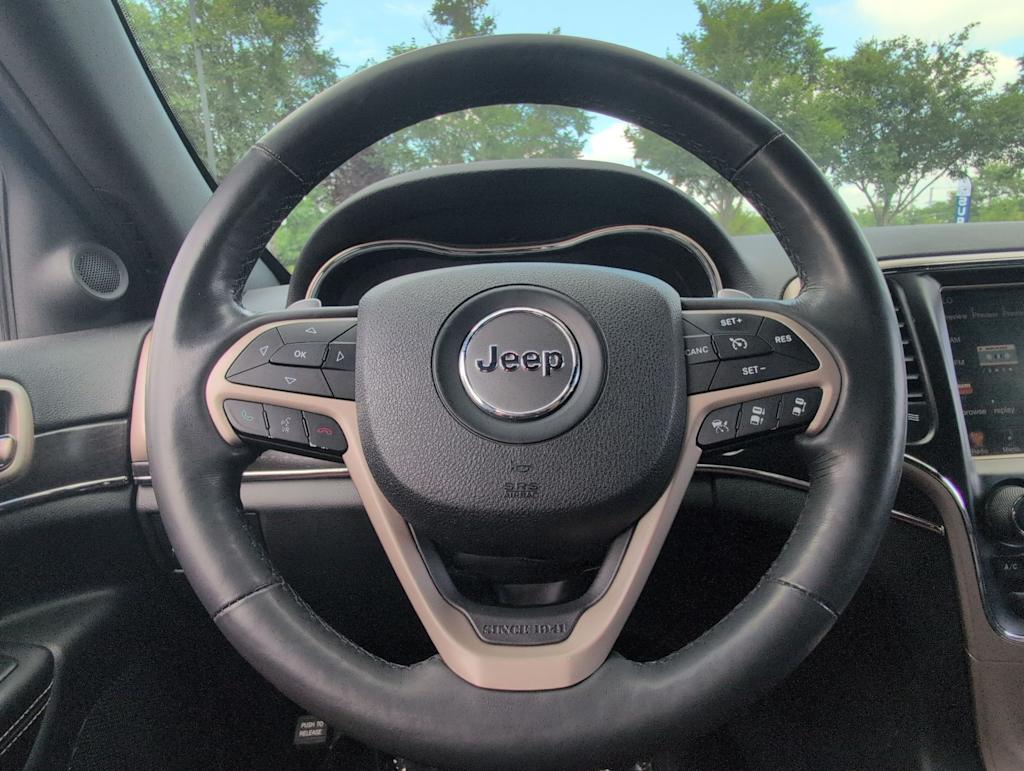 Thumbnail: 2015 Jeep Grand Cherokee - 13