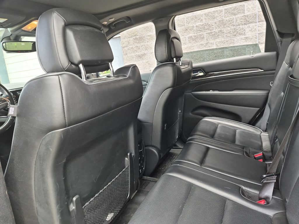 Thumbnail: 2020 Jeep Grand Cherokee - 12