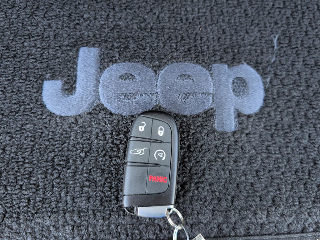 Thumbnail: 2020 Jeep Grand Cherokee - 34