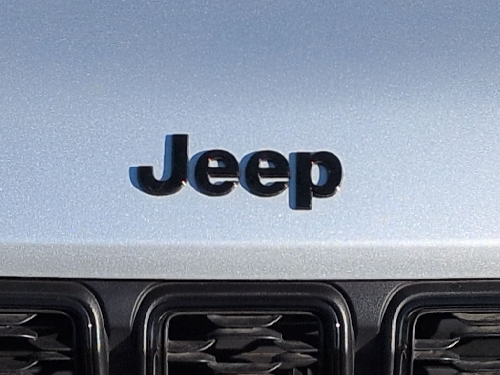 Thumbnail: 2024 Jeep Grand Cherokee - 7