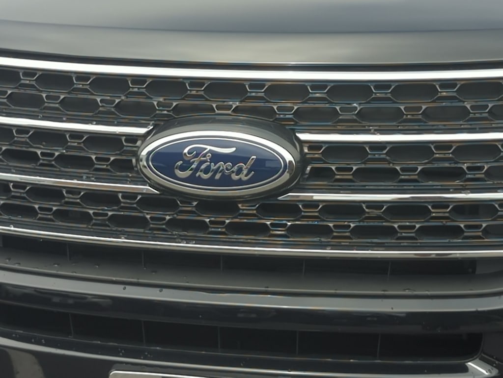 Thumbnail: 2023 Ford Explorer - 7