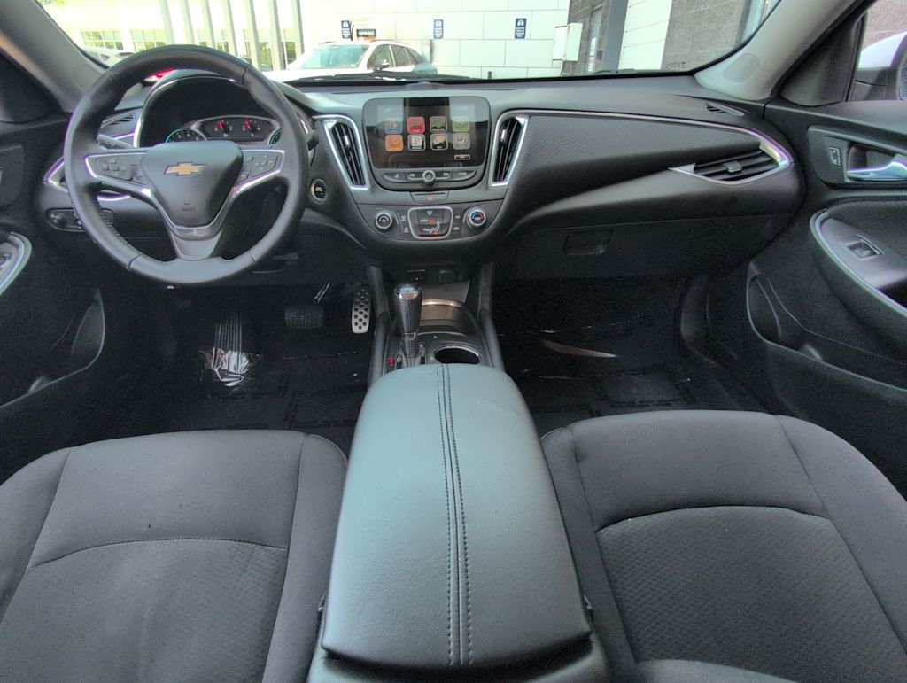 Thumbnail: 2016 Chevrolet Malibu - 9