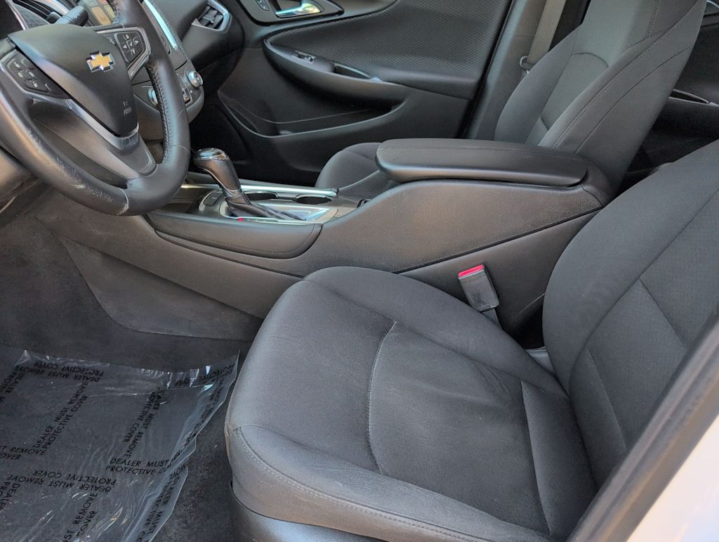Thumbnail: 2016 Chevrolet Malibu - 10
