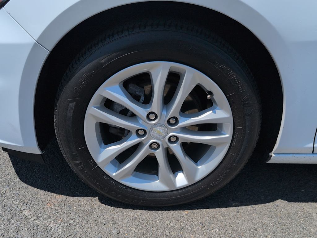 Thumbnail: 2016 Chevrolet Malibu - 8