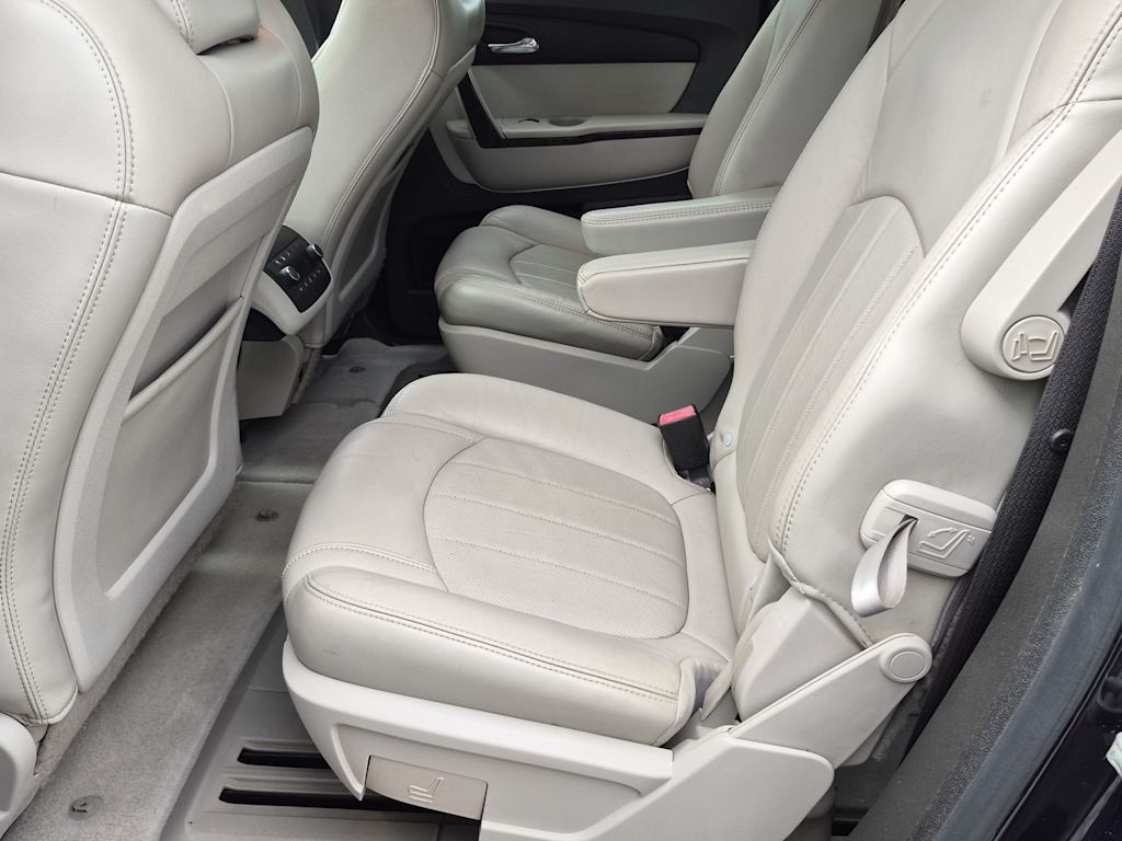 Thumbnail: 2012 GMC Acadia - 23