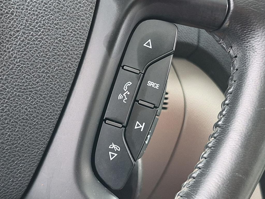 Thumbnail: 2012 GMC Acadia - 26
