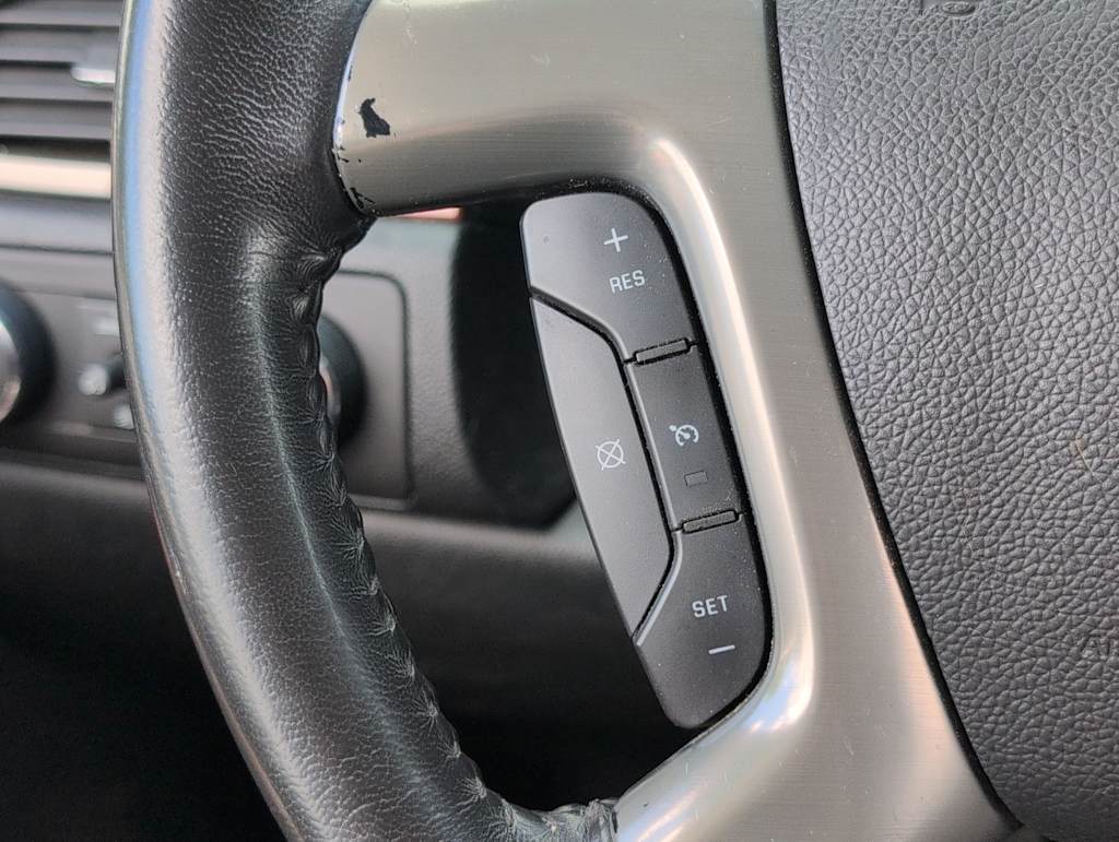 Thumbnail: 2011 Chevrolet Suburban - 27