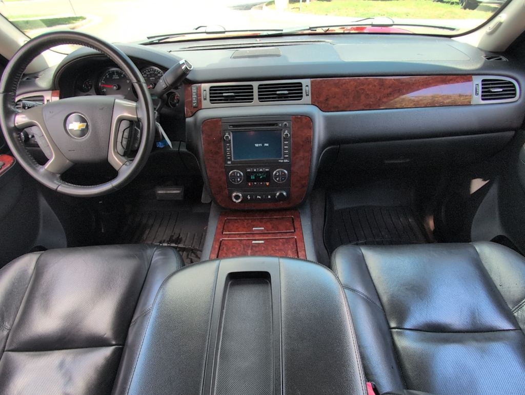 Thumbnail: 2011 Chevrolet Suburban - 9