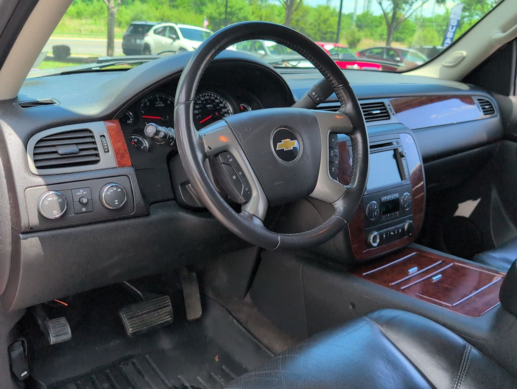 Thumbnail: 2011 Chevrolet Suburban - 2
