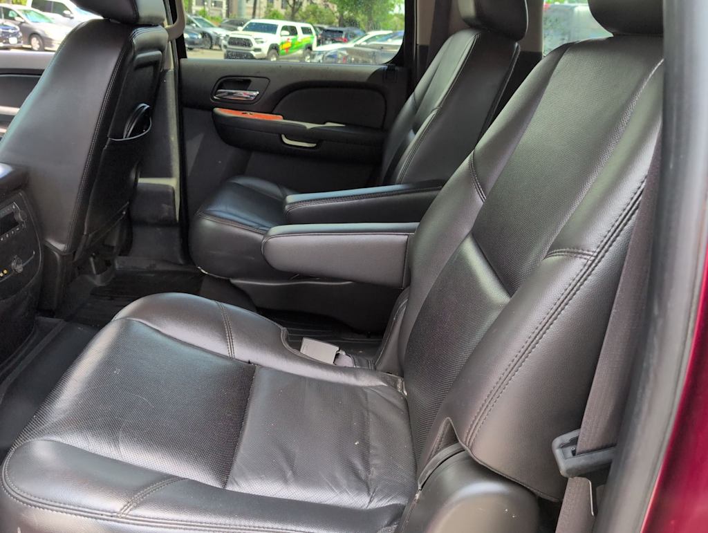 Thumbnail: 2011 Chevrolet Suburban - 12