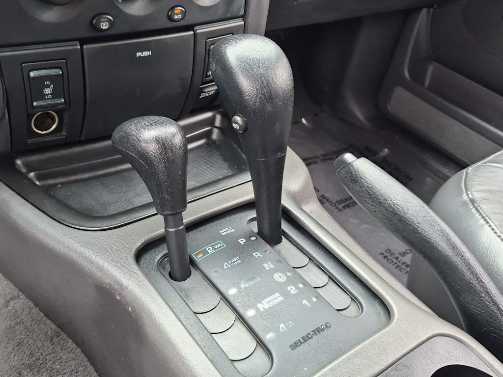 Thumbnail: 1999 Jeep Grand Cherokee - 15