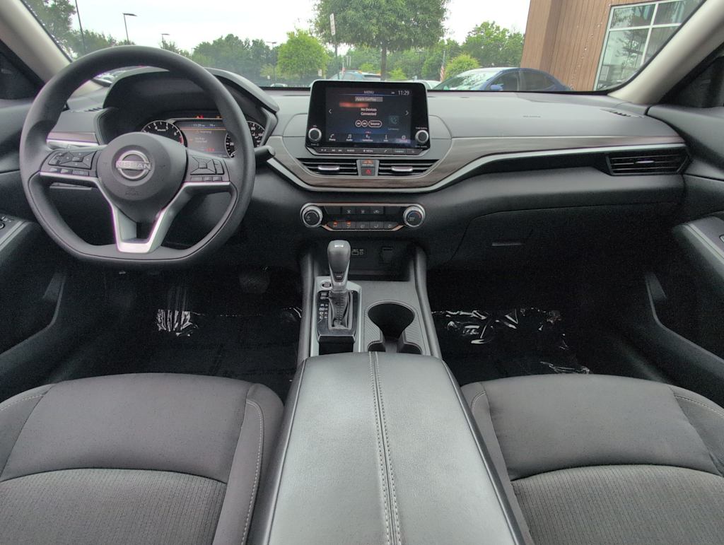 Thumbnail: 2025 Nissan Altima - 9