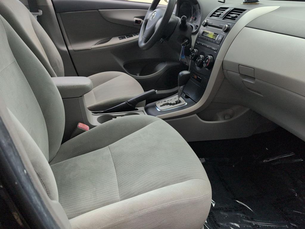 Thumbnail: 2010 Toyota Corolla - 11