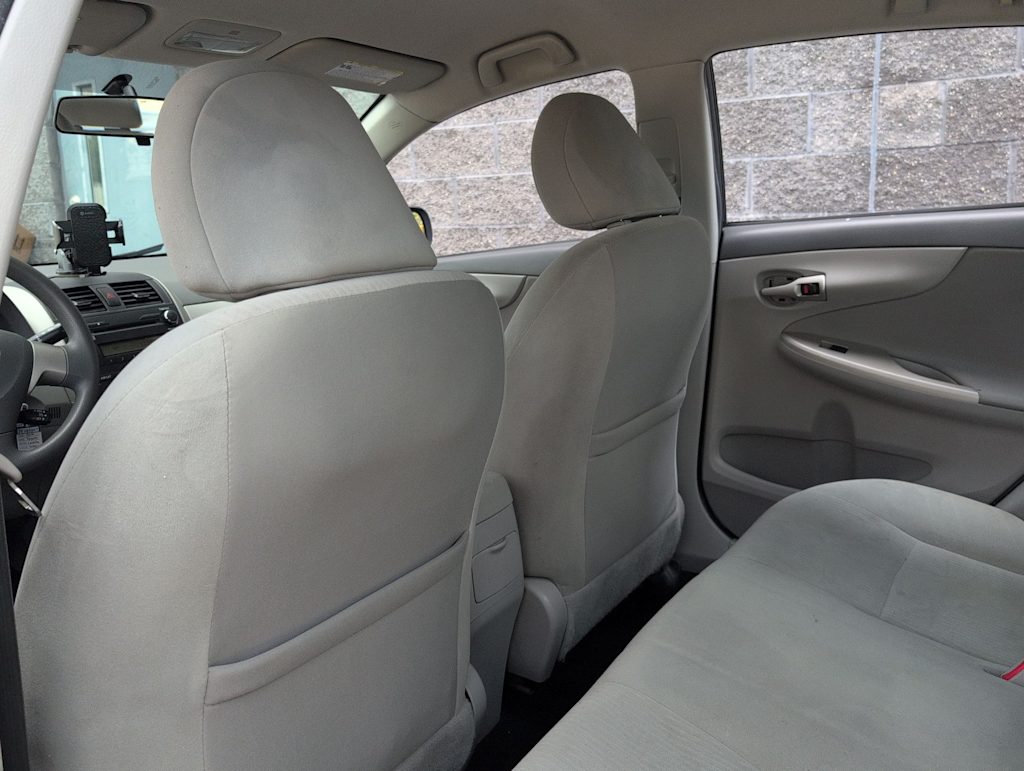 Thumbnail: 2010 Toyota Corolla - 12