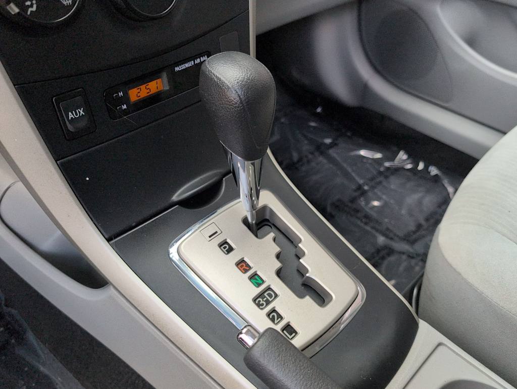 Thumbnail: 2010 Toyota Corolla - 27