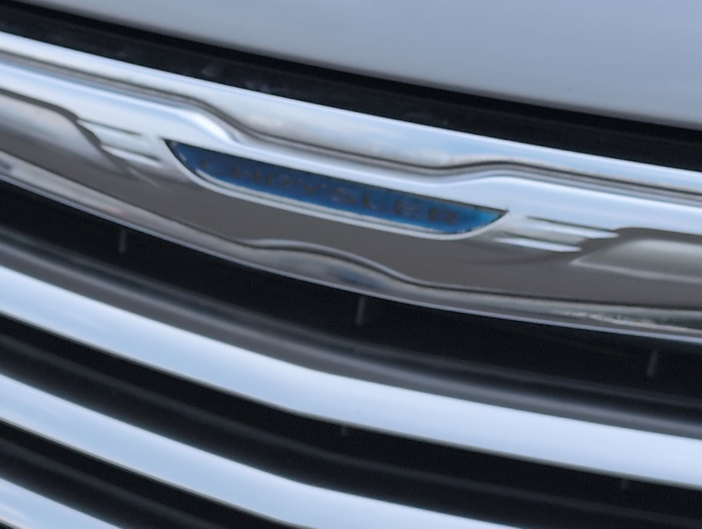Thumbnail: 2015 Chrysler Town & Country - 7