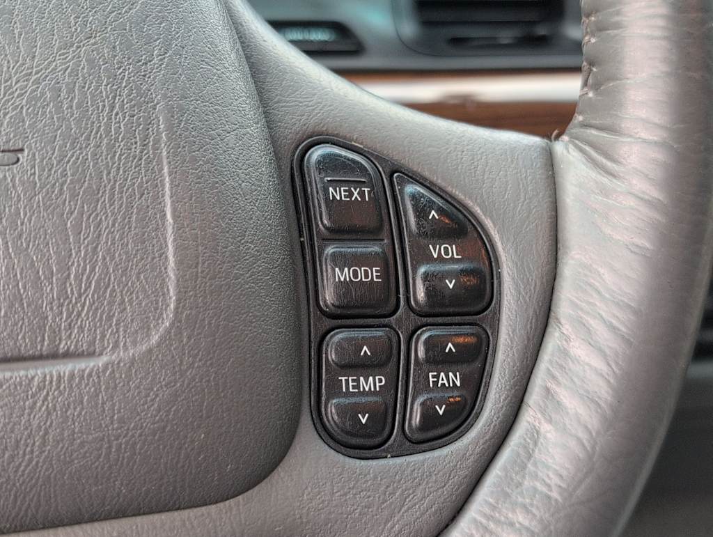 Thumbnail: 2003 Ford Crown Victoria - 27