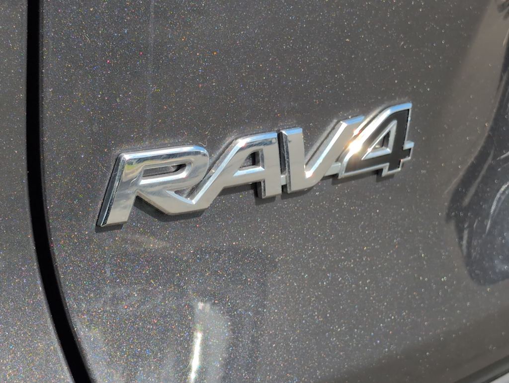 Thumbnail: 2022 Toyota RAV4 - 25