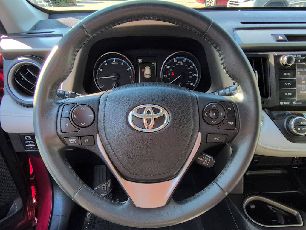 Thumbnail: 2017 Toyota RAV4 - 10