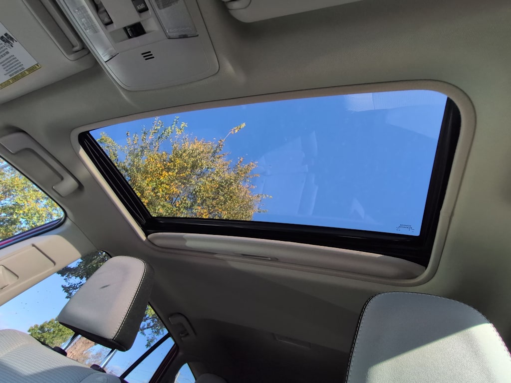 Thumbnail: 2017 Toyota RAV4 - 28