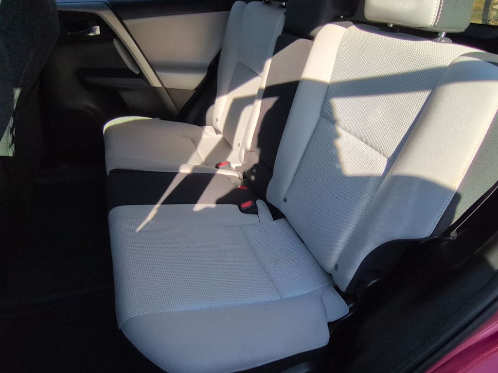 Thumbnail: 2017 Toyota RAV4 - 29