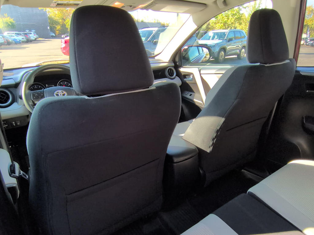 Thumbnail: 2017 Toyota RAV4 - 27