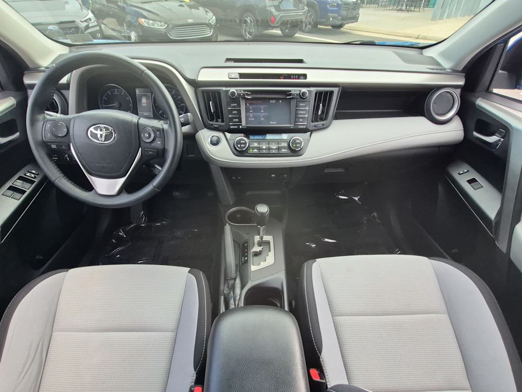 Thumbnail: 2018 Toyota RAV4 - 9