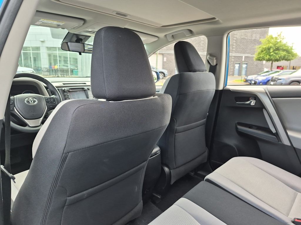 Thumbnail: 2018 Toyota RAV4 - 12