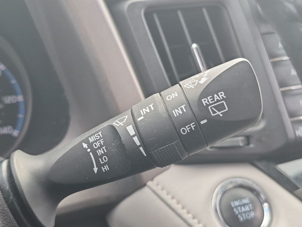 Thumbnail: 2018 Toyota RAV4 - 15