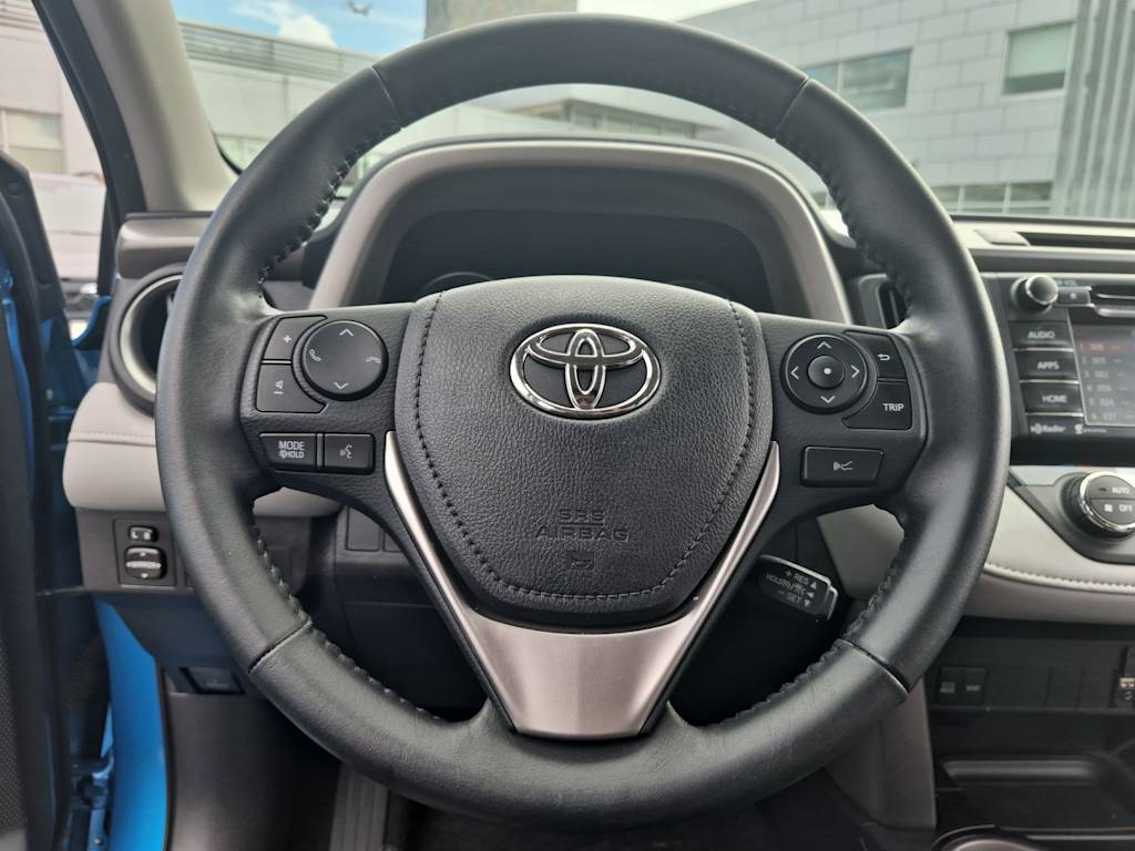 Thumbnail: 2018 Toyota RAV4 - 13
