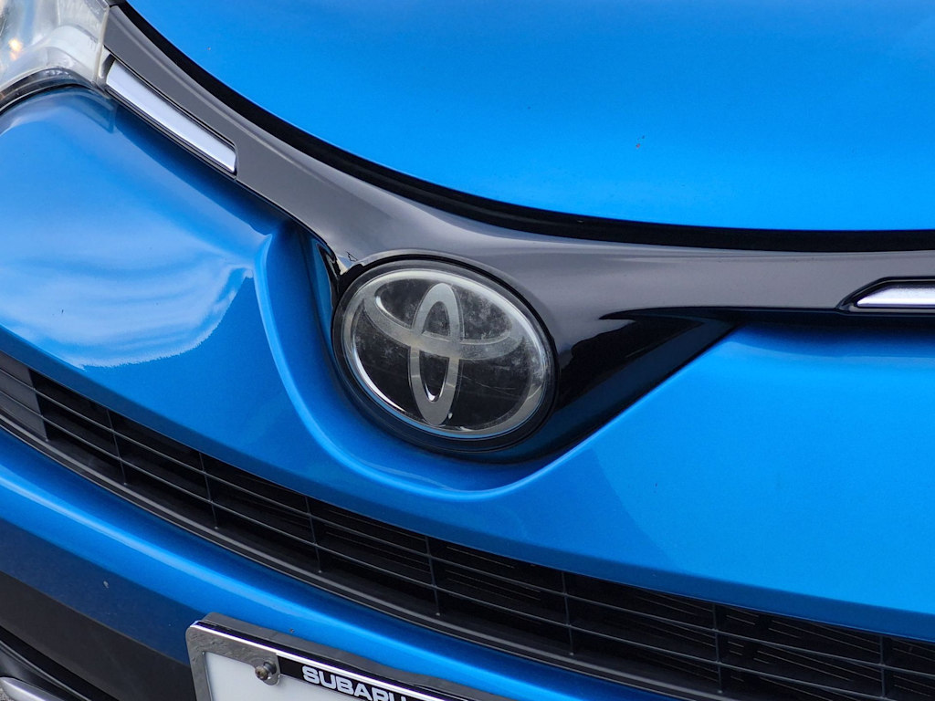 Thumbnail: 2018 Toyota RAV4 - 7