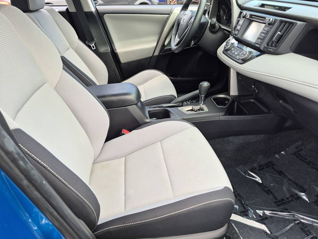 Thumbnail: 2018 Toyota RAV4 - 11