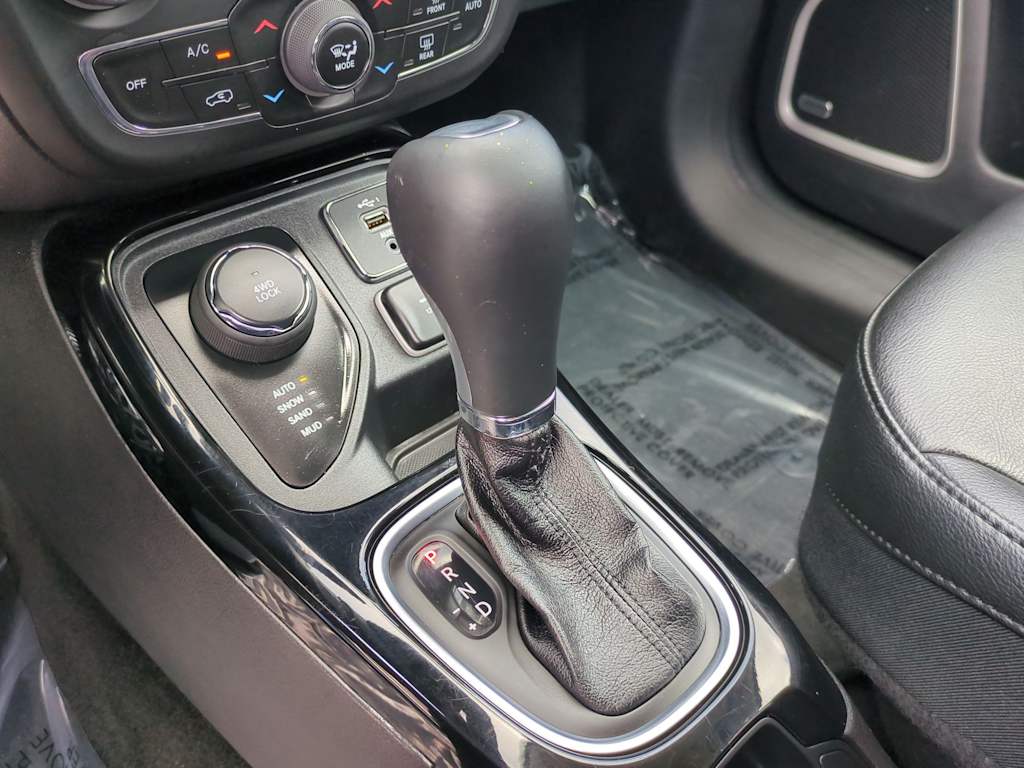 Thumbnail: 2021 Jeep Compass - 36