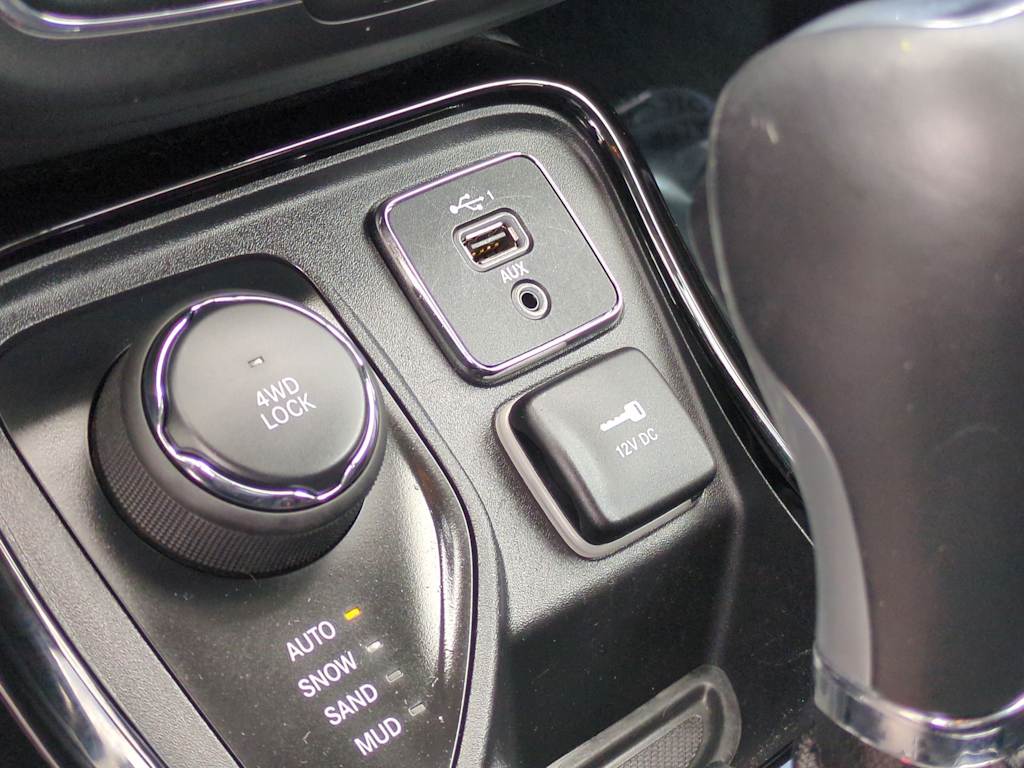 Thumbnail: 2021 Jeep Compass - 16