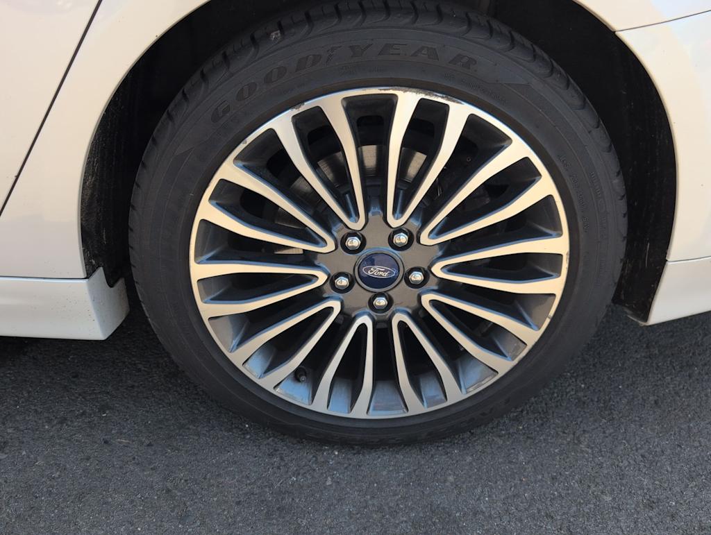 Thumbnail: 2017 Ford Fusion - 8