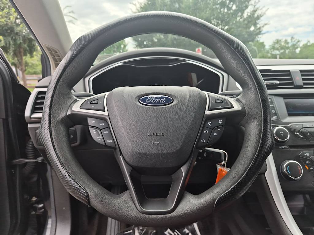 Thumbnail: 2015 Ford Fusion - 13