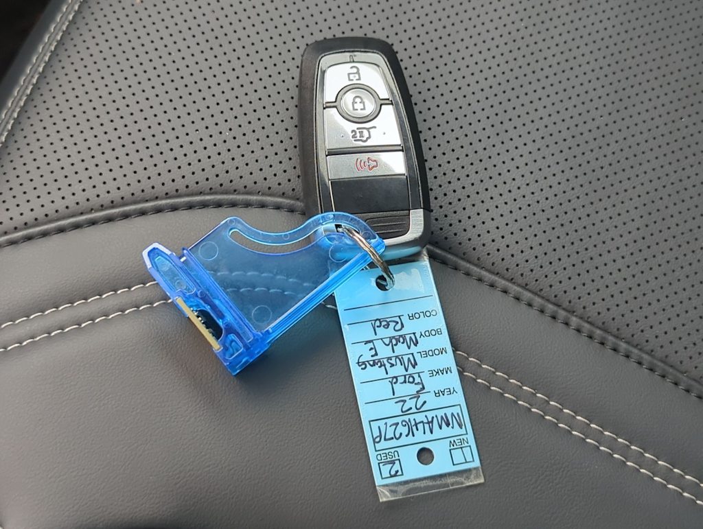 Thumbnail: 2022 Ford Mustang Mach-E - 16