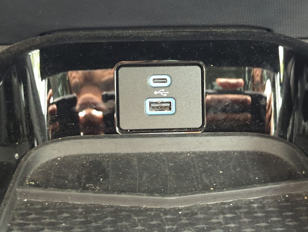 Thumbnail: 2022 Ford Mustang Mach-E - 34