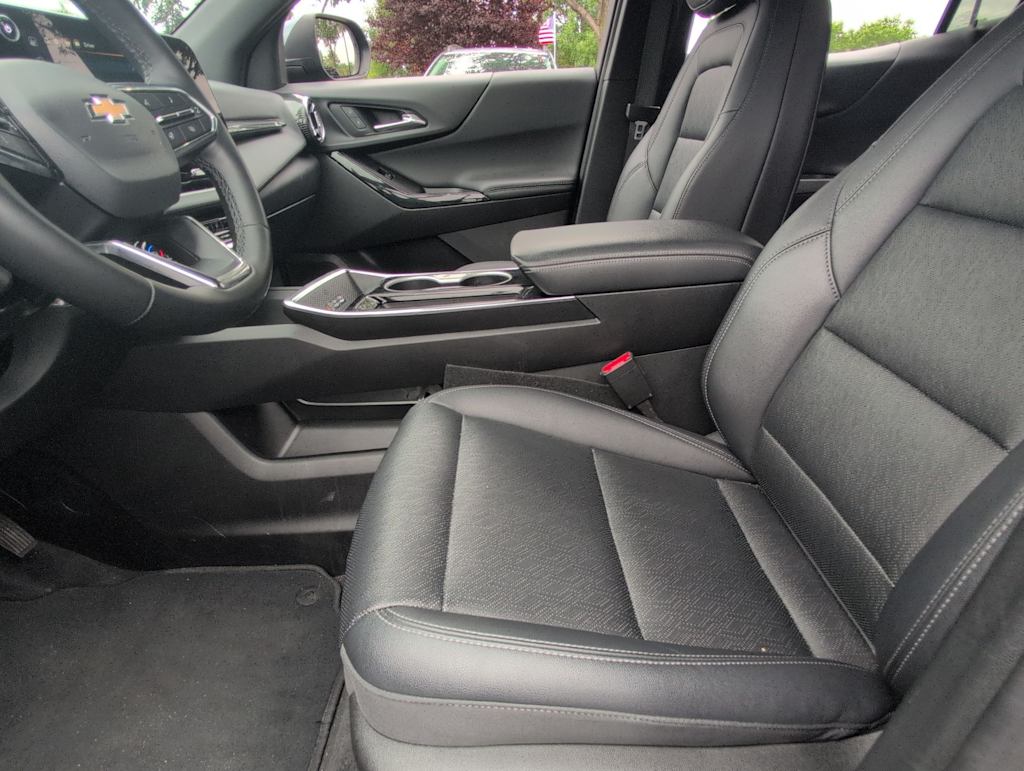 Thumbnail: 2025 Chevrolet Equinox - 10