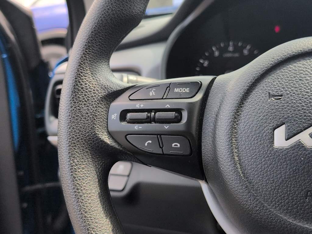 Thumbnail: 2023 Kia Rio - 25