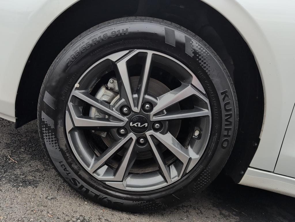 Thumbnail: 2024 Kia Forte - 8