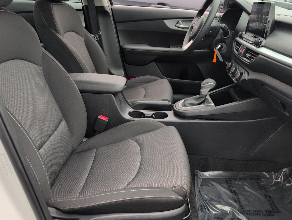 Thumbnail: 2024 Kia Forte - 12