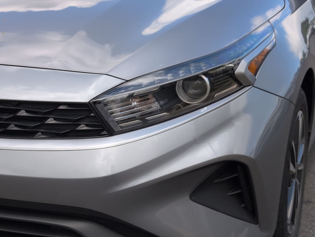 Thumbnail: 2023 Kia Forte - 24