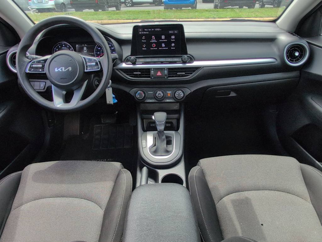 Thumbnail: 2023 Kia Forte - 9