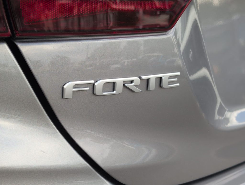 Thumbnail: 2023 Kia Forte - 25
