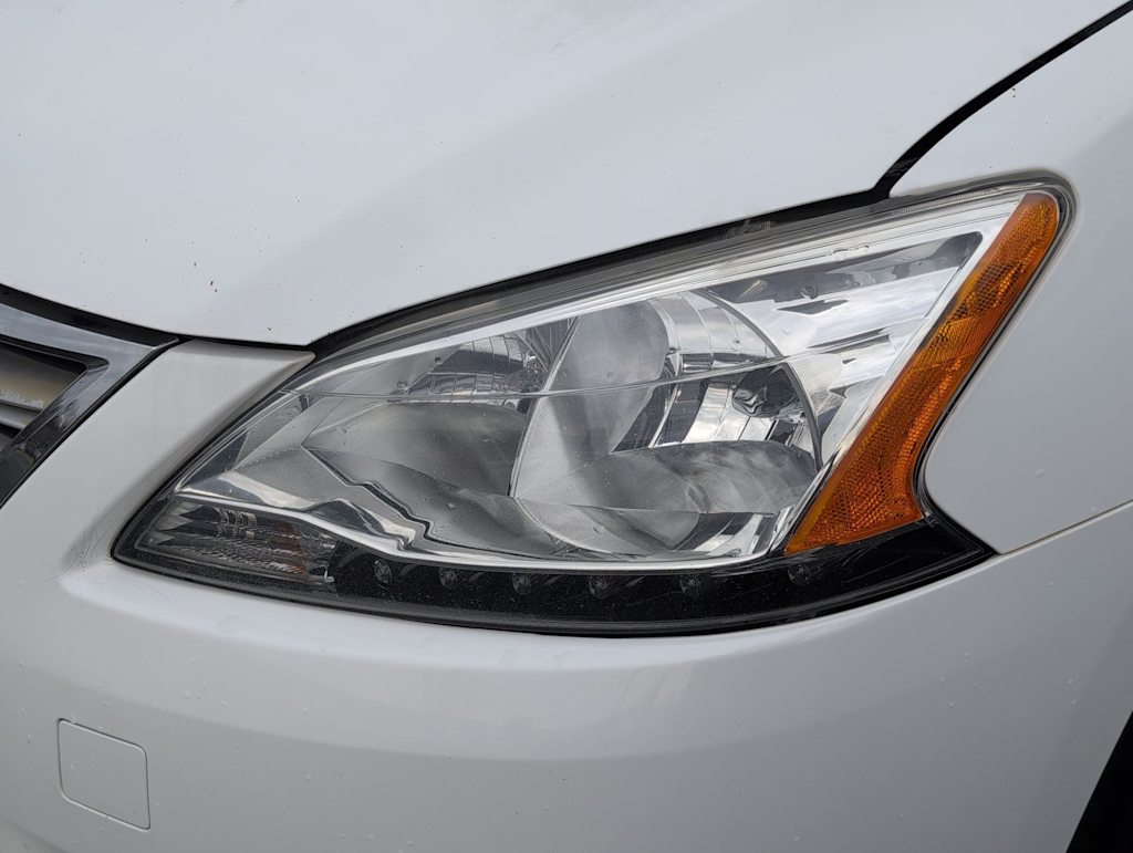 Thumbnail: 2015 Nissan Sentra - 25