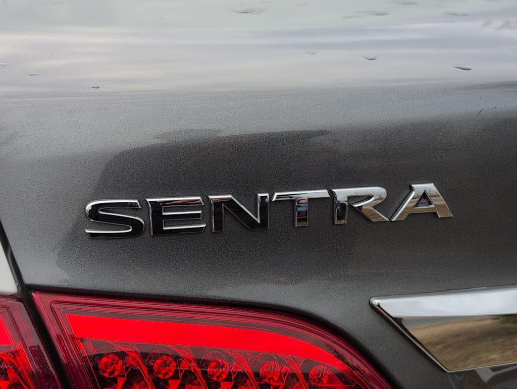 Thumbnail: 2015 Nissan Sentra - 26