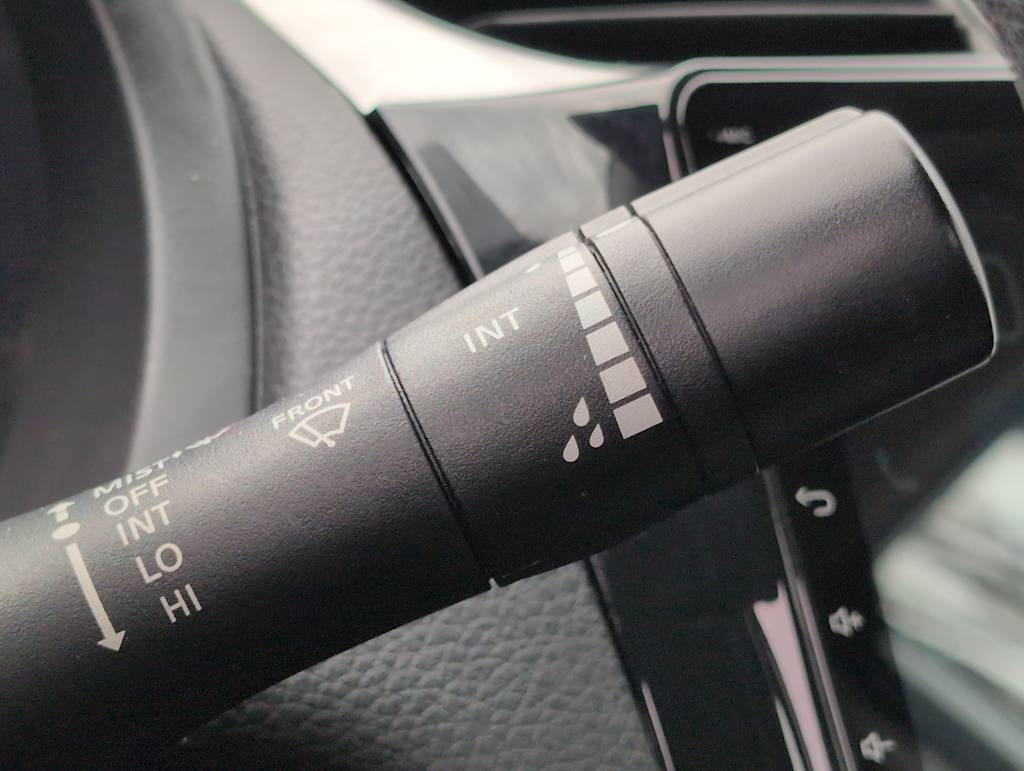 Thumbnail: 2015 Nissan Sentra - 16