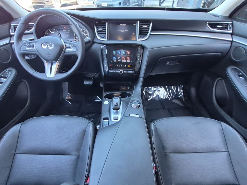 Thumbnail: 2023 INFINITI QX50 - 9