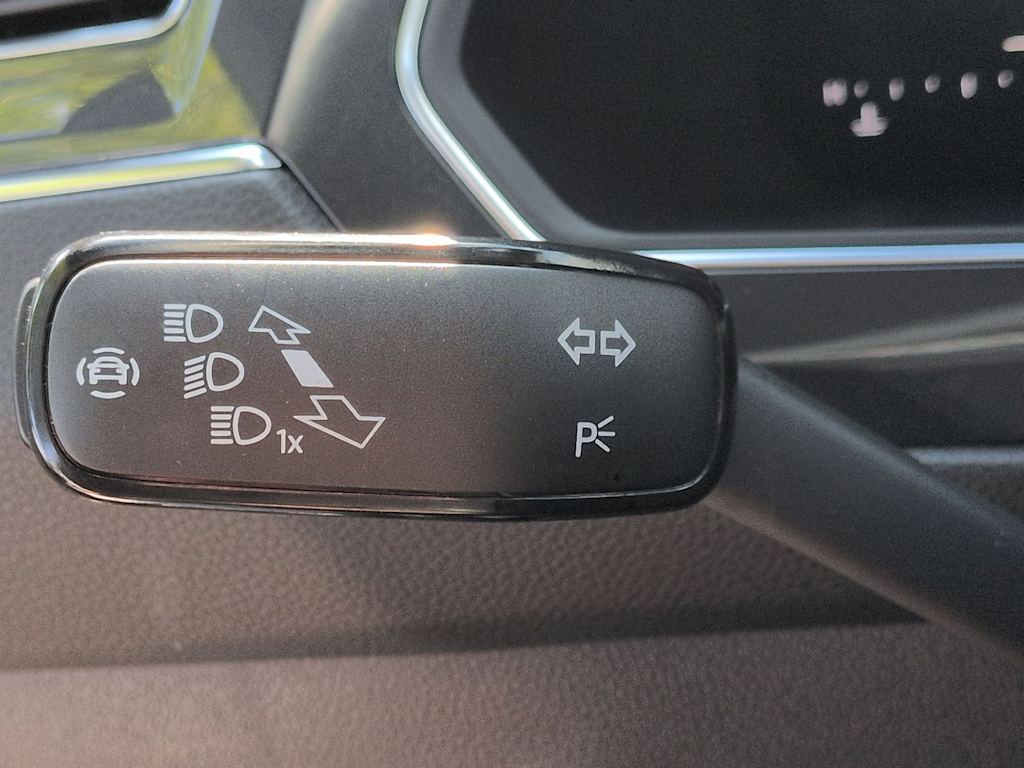 Thumbnail: 2023 Volkswagen Tiguan - 34